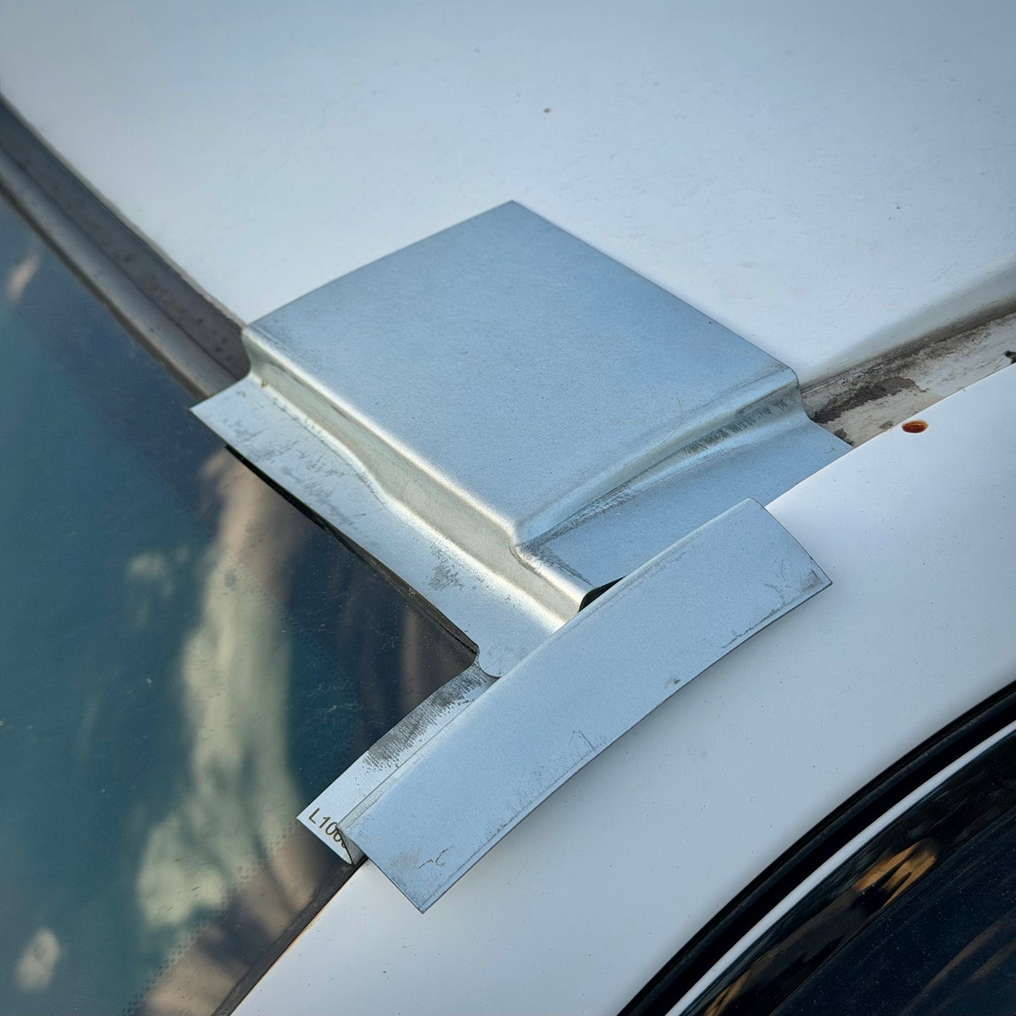 100/105 Series Upper Windscreen Corners