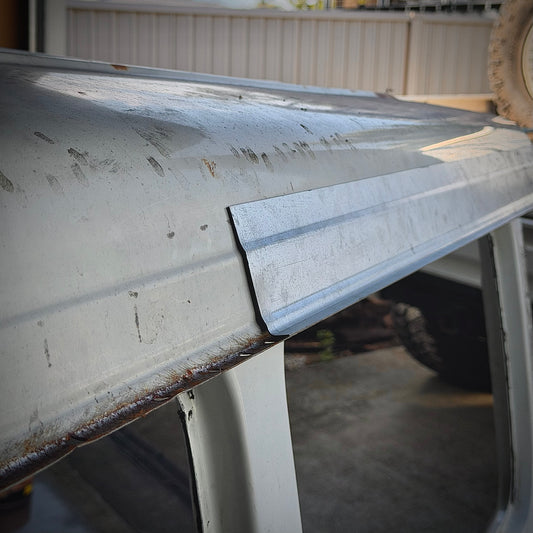 75/78 Series Landcruiser Troop Carrier roof flank rust repair section