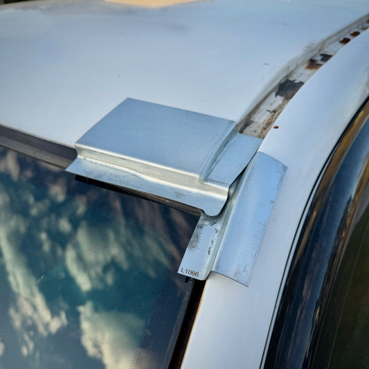 100/105 Series Upper Windscreen Corners