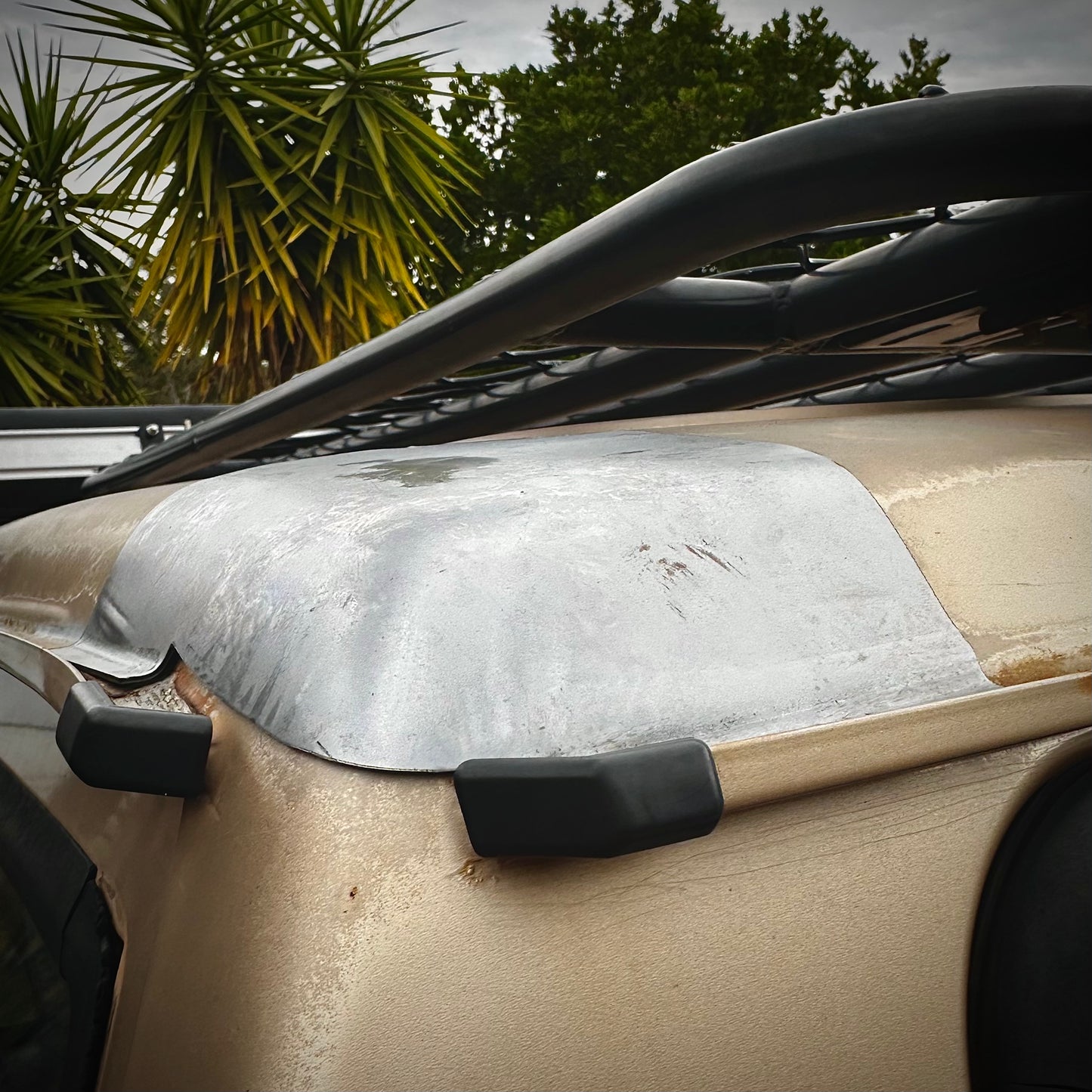 LWB GQ/Maverick Rear Roof Corners