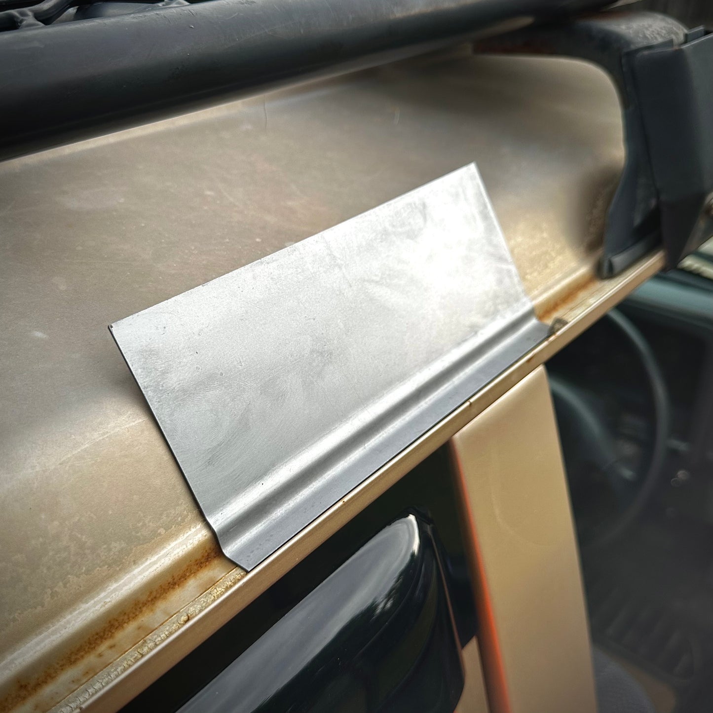 GQ/Maverick/Safari Gutter Outer Skin Section