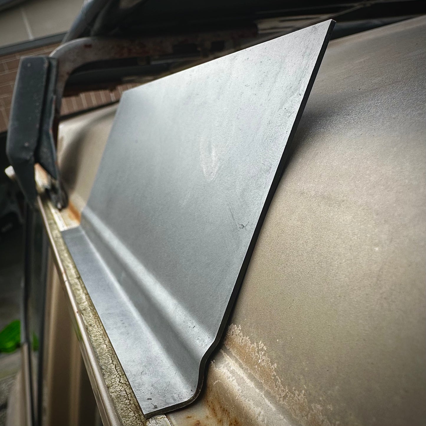 GQ/Maverick/Safari Gutter Outer Skin Section